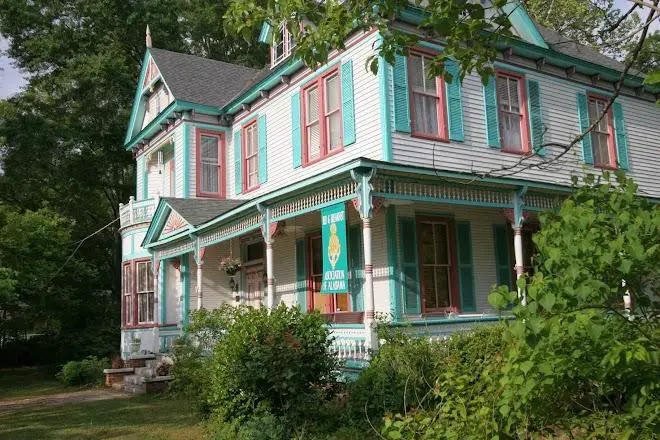 Smith-Byrd House Bed and Breakfast and Tea Room